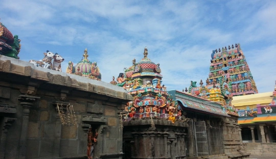 Shani Bhagavan Temple Tirunallar 